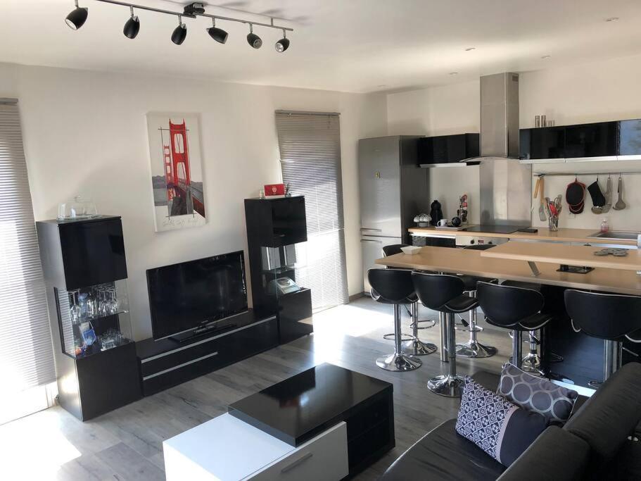 Appartement Vue Panoramique Sur La Mer Et La Citadelle De Bastia Бастия Екстериор снимка